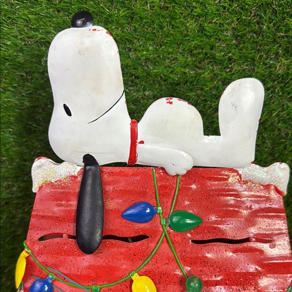 2011 Metal Peanuts Snoopy Color Changing Lighted Christmas Holiday Decor - Picture 3 of 8